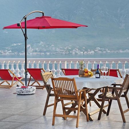 Apartments Sea Star Котор Екстер'єр фото