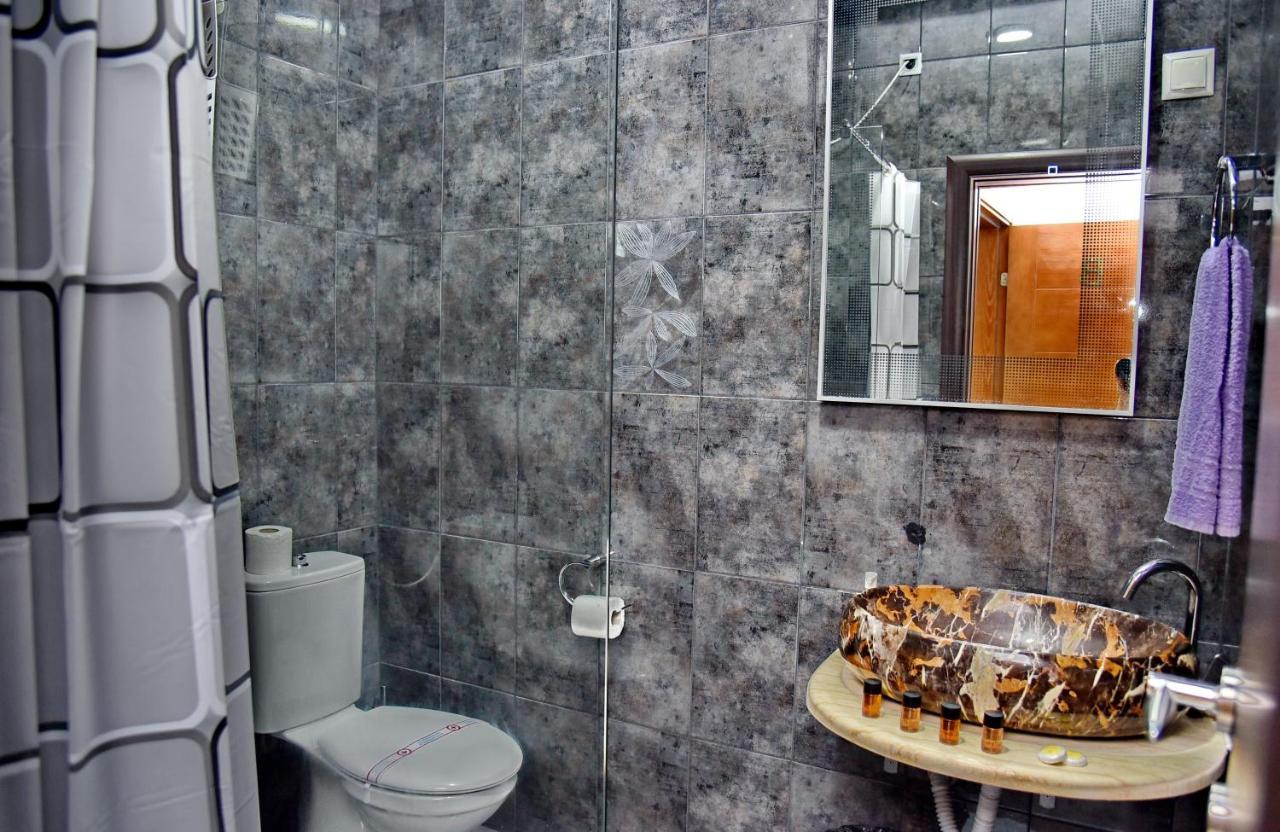 Apartments Sea Star Котор Екстер'єр фото