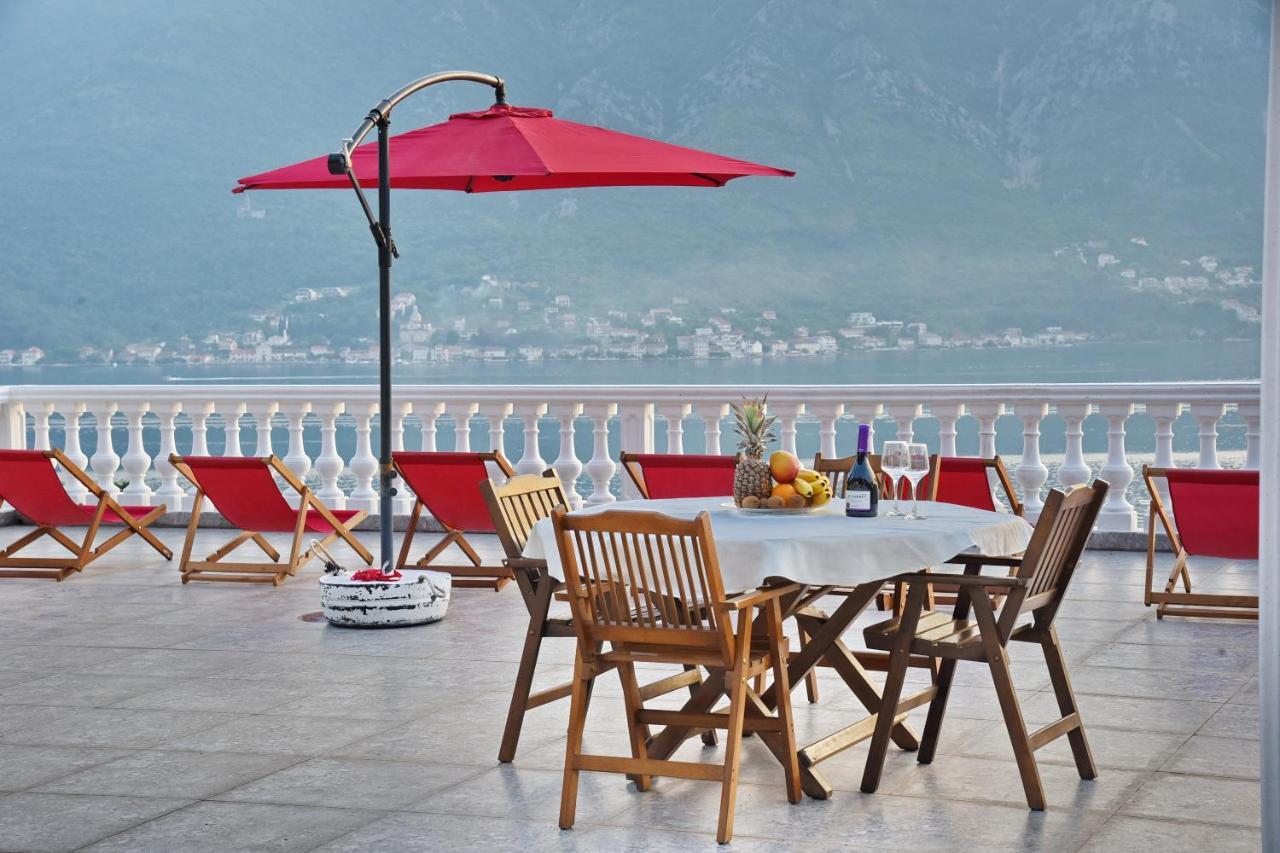 Apartments Sea Star Котор Екстер'єр фото