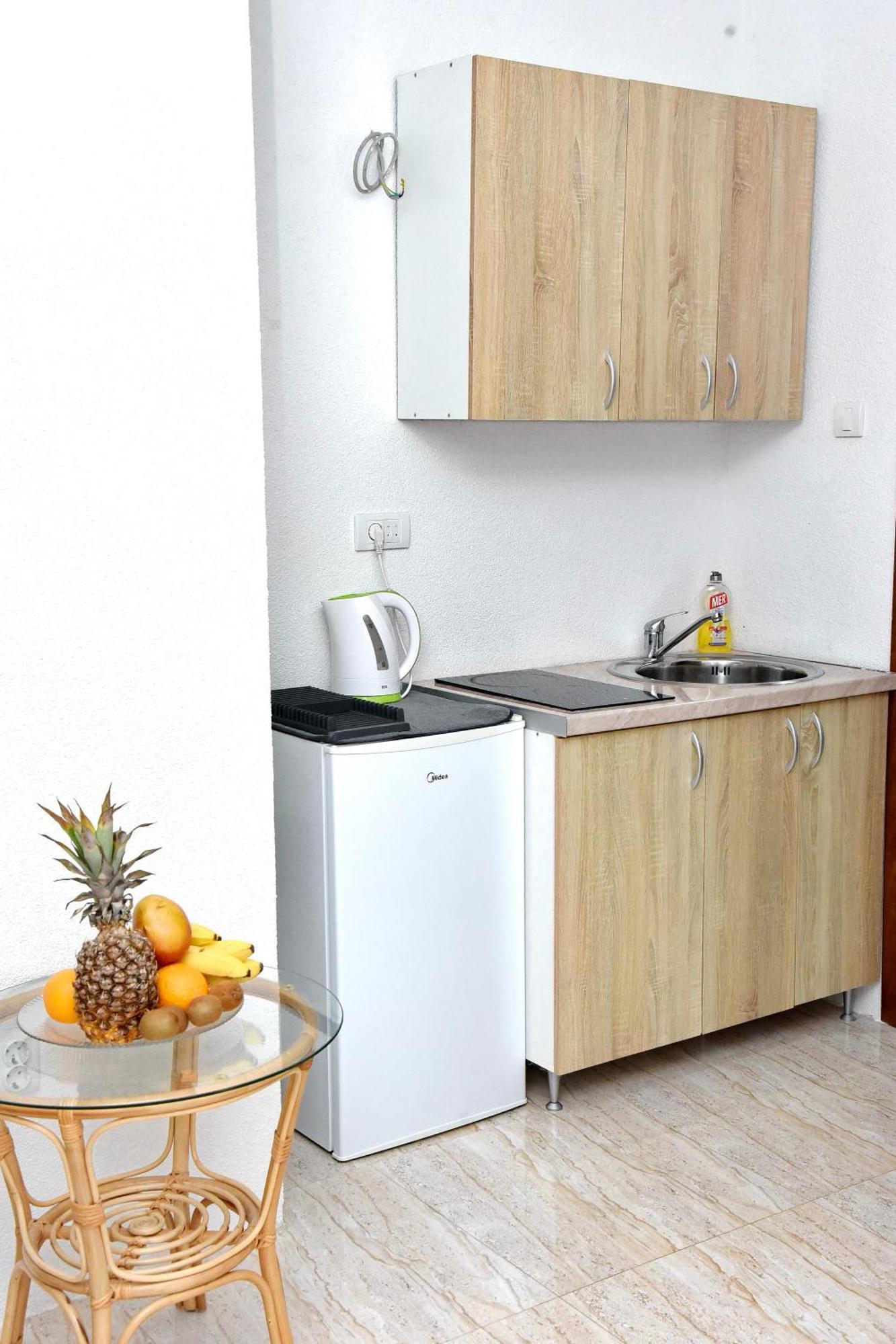 Apartments Sea Star Котор Екстер'єр фото
